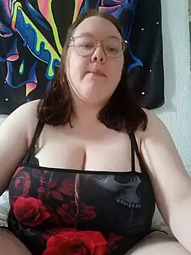 Sexycurvyemilyy online show from 04-09-26, 02:01