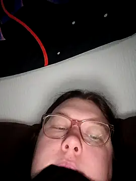 Snapshot of Sexycurvyemilyy chatting on 02-05-26, 04:14 Sexycurvyemilyy online show from 02-05-26, 04:14