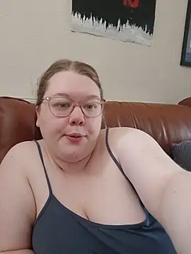 Sexycurvyemilyy online show from 07-11-26, 01:33