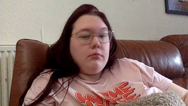 Snapshot of Sexycurvyemilyy chatting on 09-10-25, 01:10 Sexycurvyemilyy online show from 09-10-25, 01:10