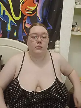Sexycurvyemilyy online show from 06-26-26, 10:04