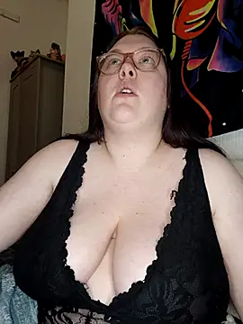 Snapshot of Sexycurvyemilyy chatting on 03-01-26, 10:10 Sexycurvyemilyy online show from 03-01-26, 10:10