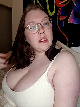Sexycurvyemilyy online show from 04-21-26, 08:48