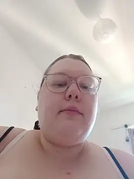Sexycurvyemilyy online show from 06-10-26, 11:11