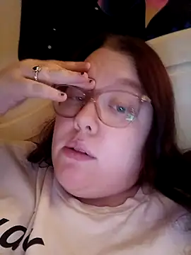 Snapshot of Sexycurvyemilyy chatting on 11-25-25, 10:32 Sexycurvyemilyy online show from 11-25-25, 10:32