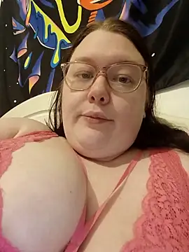 Snapshot of Sexycurvyemilyy chatting on 12-16-25, 09:30 Sexycurvyemilyy online show from 12-16-25, 09:30