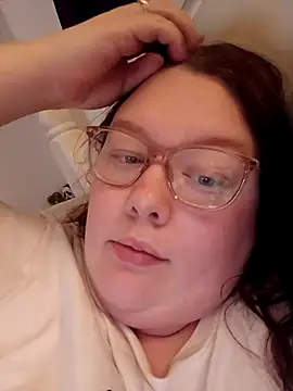 Snapshot of Sexycurvyemilyy chatting on 11-27-25, 01:17 Sexycurvyemilyy online show from 11-27-25, 01:17