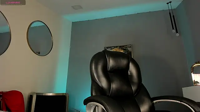 SophiePalmer online show from 10-28-25, 11:31