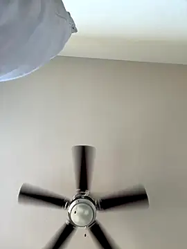 Natur4lBeautyb33 online show from 10-27-25, 09:38