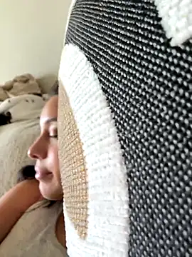 Natur4lBeautyb33 online show from 10-21-25, 08:52