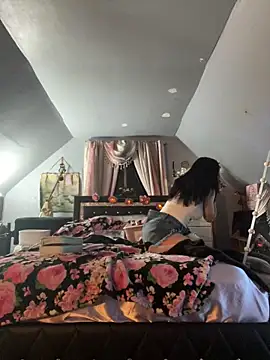 DominiqueX0 online show from 04-11-26, 12:18