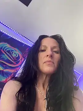 Snapshot of DominiqueX0 chatting on 05-25-26, 06:39 DominiqueX0 online show from 05-25-26, 06:39