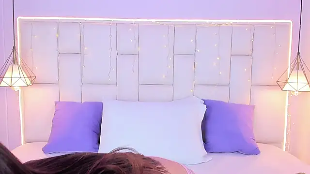 SarahSophia  online show from 11-13-25, 11:25