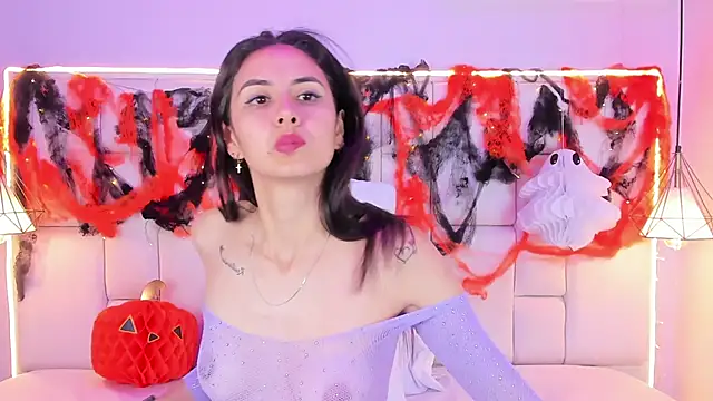 SarahSophia  online show from 10-22-25, 11:31