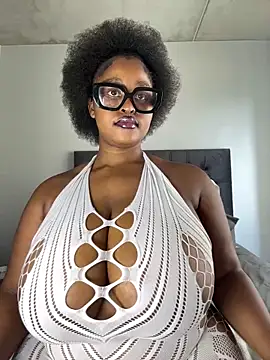 KnockoutBestie online show from 03-04-25, 07:19