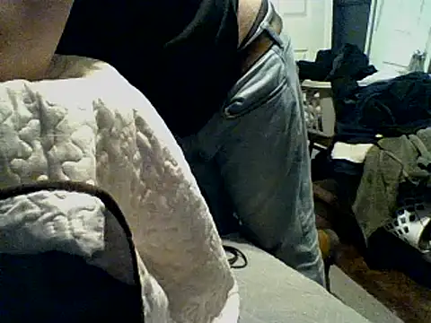 Snapshot of carlosxxx213 chatting on 04-14-26, 06:07 carlosxxx213 online show from 04-14-26, 06:07