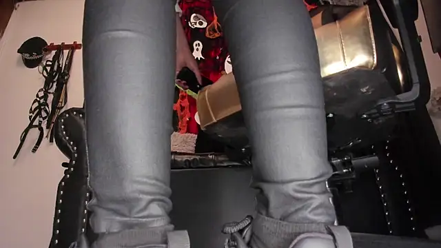 afrika queen online show from 10-13-25, 10:17