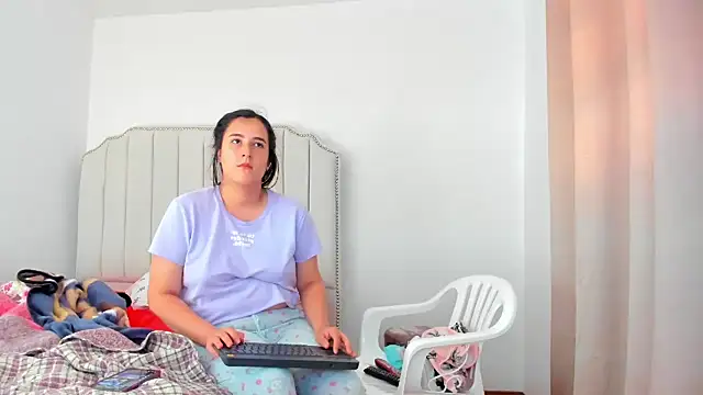 Hanna86 online show from 01-15-26, 02:20