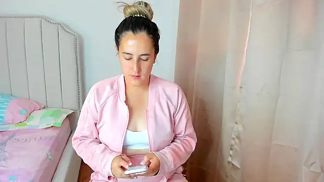 Hanna86 online show from 09-11-25, 12:05