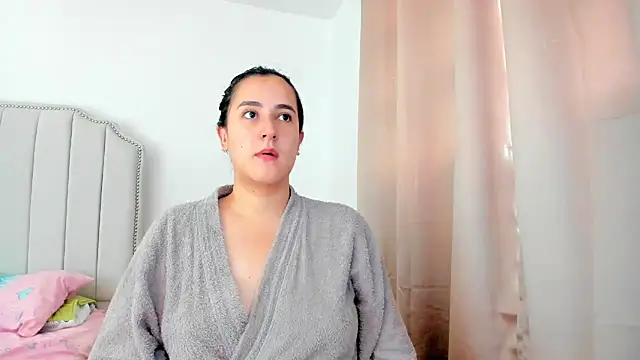 Hanna86 online show from 11-15-25, 01:48