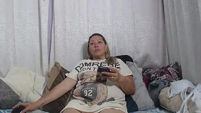 marie olsenhot online show from 02-14-25, 04:41