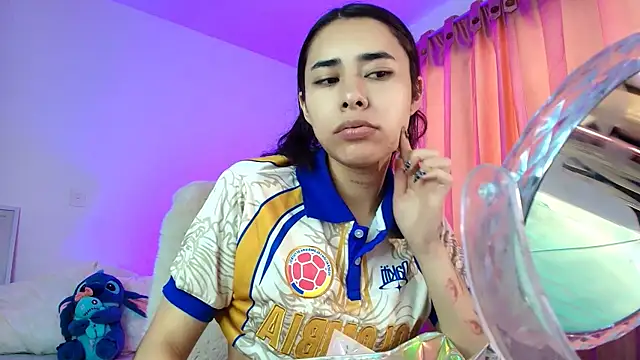 Snapshot of AmyOlimpo chatting on 06-17-26, 08:19 AmyOlimpo online show from 06-17-26, 08:19