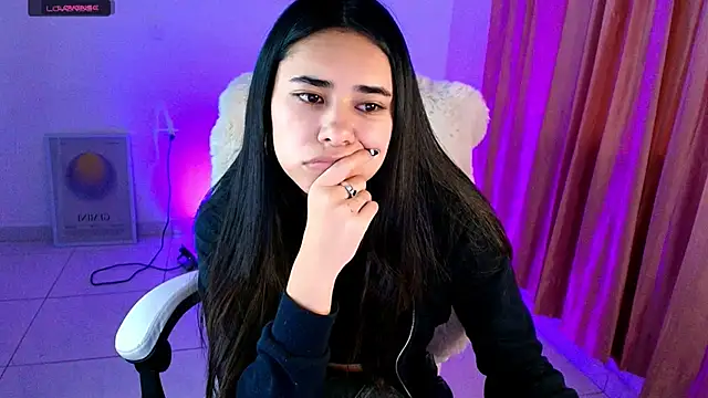 AmyOlimpo online show from 10-25-25, 04:55