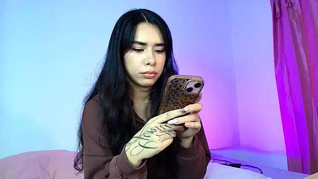 Snapshot of AmyOlimpo chatting on 04-22-26, 11:11 AmyOlimpo online show from 04-22-26, 11:11