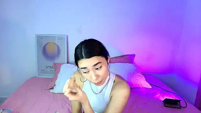 AmyOlimpo online show from 04-17-26, 12:02