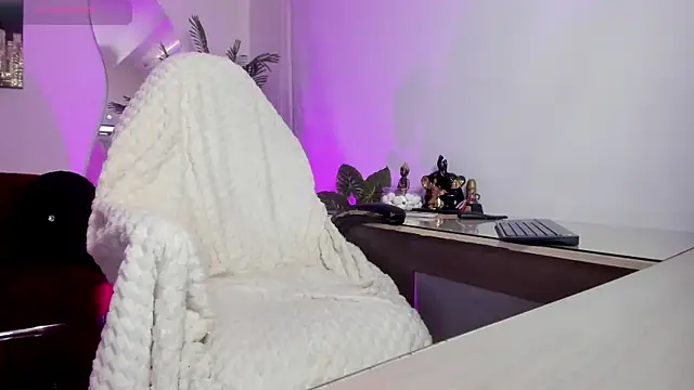 NebetColin online show from 10-29-25, 07:24