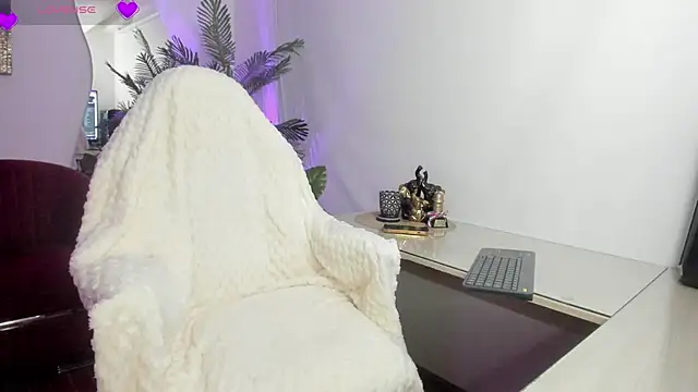 Snapshot of NebetColin chatting on 03-05-25, 10:21 NebetColin online show from 03-05-25, 10:21