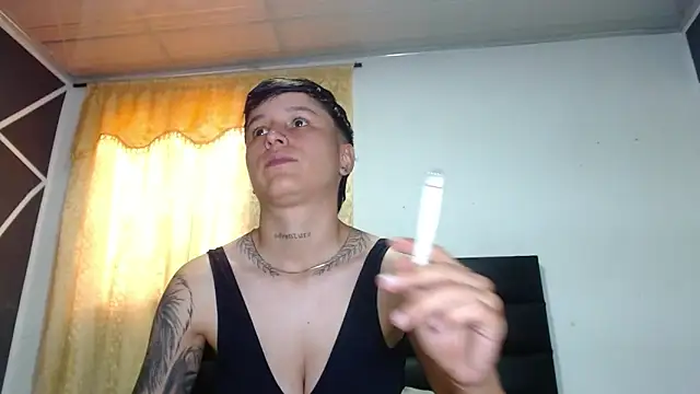 Snapshot of Tamarahryan chatting on 02-06-25, 04:58 Tamarahryan online show from 02-06-25, 04:58