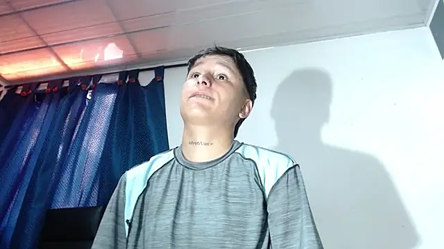 Snapshot of Tamarahryan chatting on 09-19-25, 02:10 Tamarahryan online show from 09-19-25, 02:10