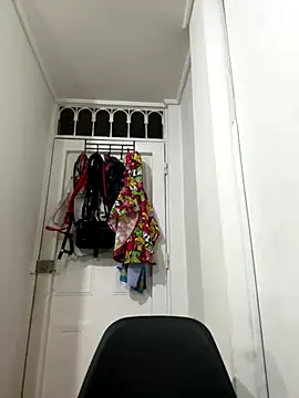 croftsmila online show from 10-23-25, 11:47