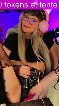 Kittychatte online show from 04-28-26, 12:42