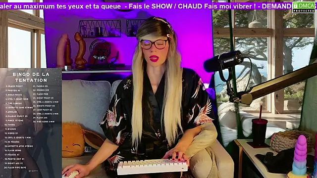 Kittychatte online show from 11-23-25, 10:58