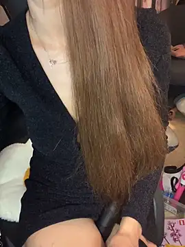 LaPetitechienne1 online show from 02-24-25, 11:52