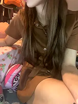 LaPetitechienne1 online show from 10-18-25, 12:23