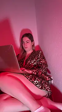 KissMissAngela online show from 11-17-25, 07:45