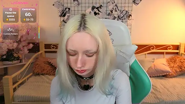 Katia Kim online show from 03-10-26, 06:28