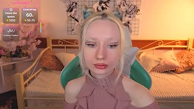 Katia Kim online show from 03-08-26, 06:28