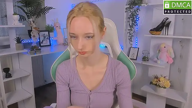 Katia Kim online show from 10-12-25, 05:42