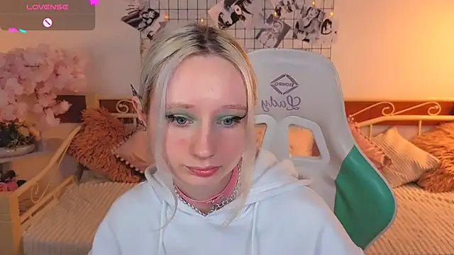 Katia Kim online show from 02-17-26, 06:44