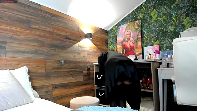 Your Wet Desire online show from 10-15-25, 05:17