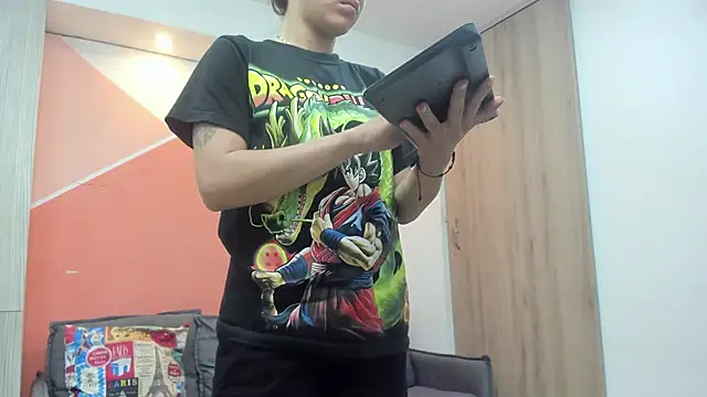 Snapshot of Mhelanny2 chatting on 10-07-25, 04:19 Mhelanny2 online show from 10-07-25, 04:19