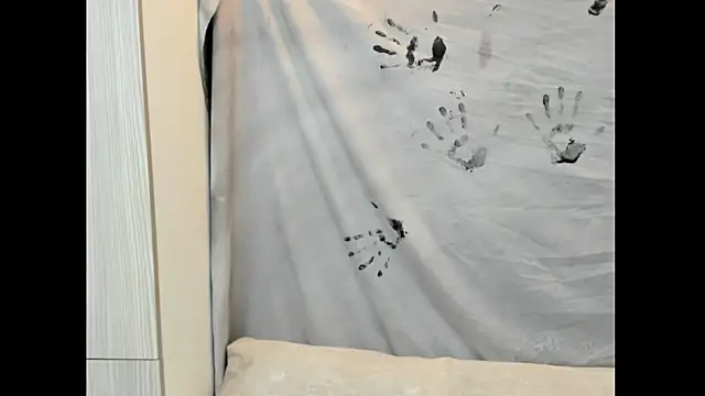 Mhelanny2 online show from 10-26-25, 03:34