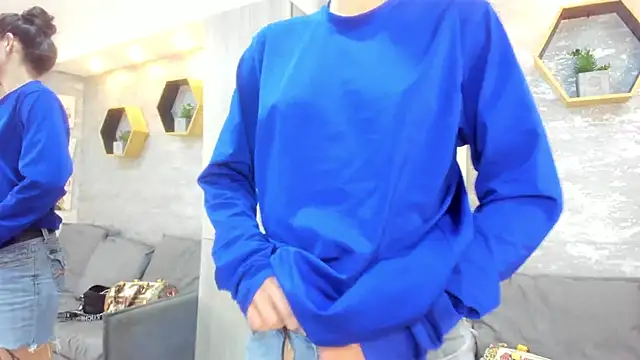 Mhelanny2 online show from 04-11-26, 05:38