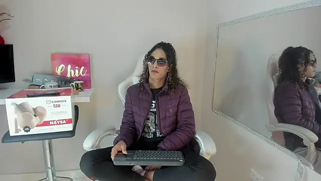 Snapshot of StefanyMiler chatting on 03-20-25, 06:30 StefanyMiler online show from 03-20-25, 06:30