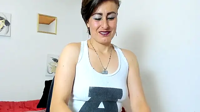 Snapshot of yasmin_goldenst chatting on 10-04-25, 07:48 yasmin goldenst online show from 10-04-25, 07:48