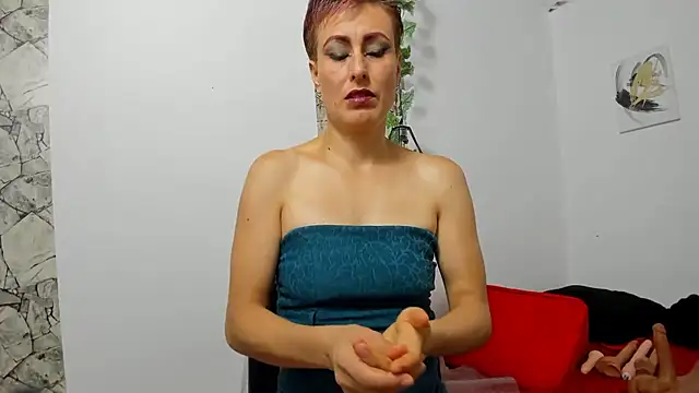 Snapshot of yasmin_goldenst chatting on 02-19-25, 07:48 yasmin goldenst online show from 02-19-25, 07:48
